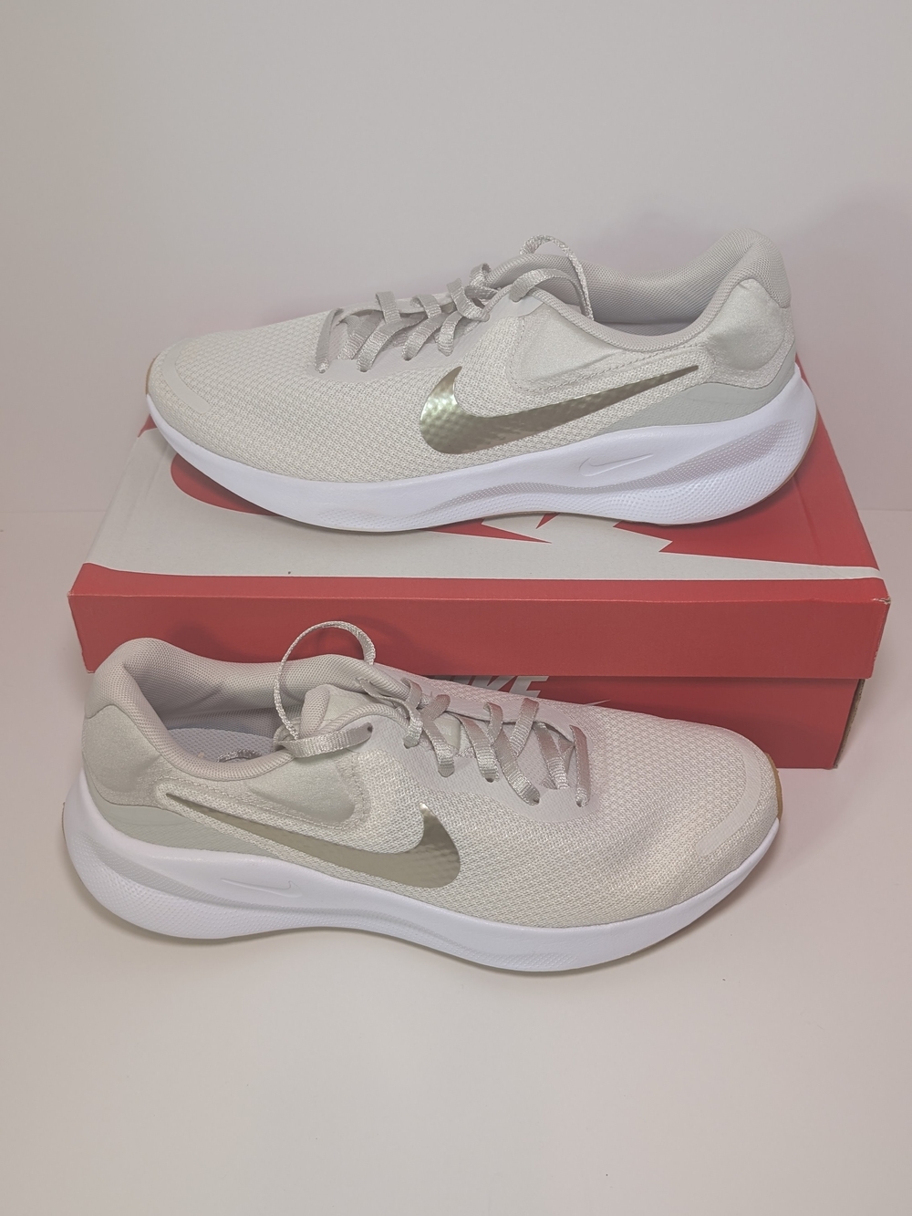 Women's Size 10 Nike Revolution 7 Color Phantom/Neutral Olive NEW